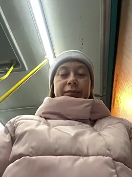 BrookeEvans online show from February 14, 2025, 6:51 pm