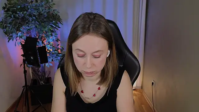 BrookeEvans online show from March 9, 2025, 4:16 am