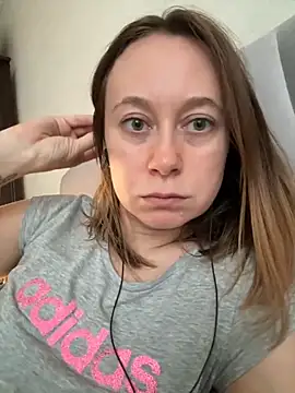 BrookeEvans online show from September 19, 2025, 5:31 am