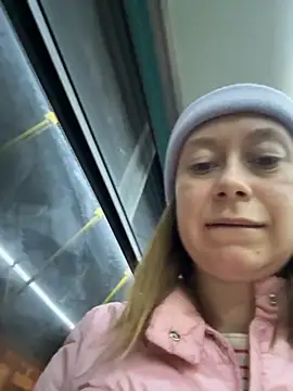 BrookeEvans online show from October 1, 2025, 6:58 pm