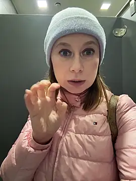 BrookeEvans online show from October 2, 2025, 7:04 am