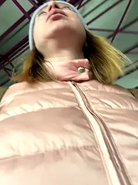 BrookeEvans online show from October 4, 2025, 7:01 pm