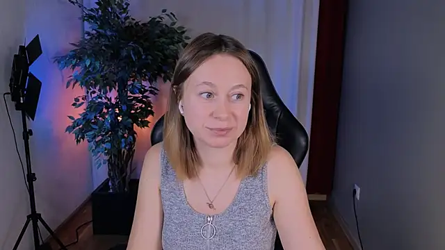 BrookeEvans online show from October 8, 2025, 8:50 pm