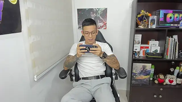 SIXXTOLOVE18 online show from March 8, 2025, 1:39 am