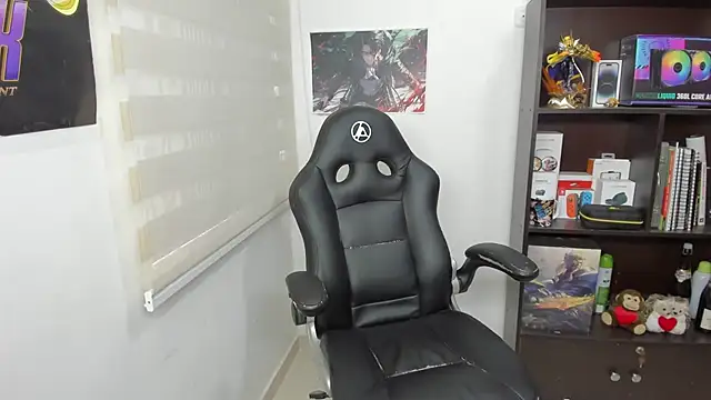 SIXXTOLOVE18 online show from March 12, 2025, 8:31 pm