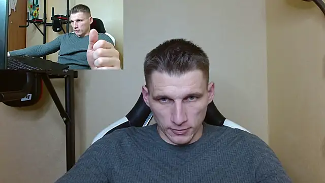 Snapshot of PoliglotJoe chatting on December 22, 2024, 4:17 am PoliglotJoe online show from December 22, 2024, 4:17 am