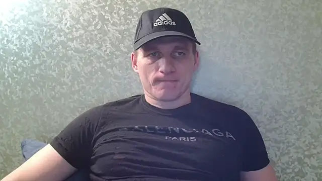 Snapshot of PoliglotJoe chatting on March 7, 2025, 1:53 am PoliglotJoe online show from March 7, 2025, 1:53 am