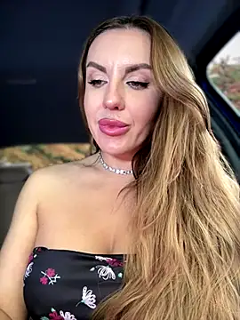 Kalli Fornia online show from October 5, 2025, 8:12 am