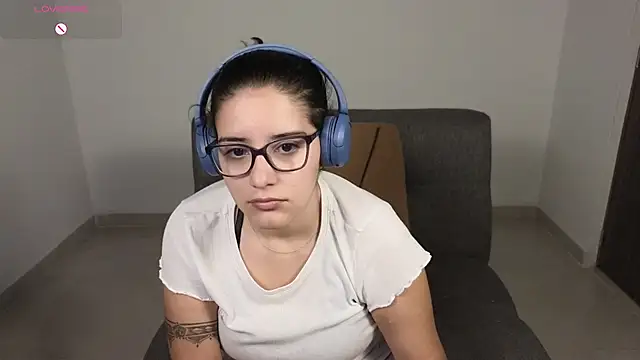 Snapshot of blue__moon_ chatting on October 10, 2025, 1:15 am blue moon online show from October 10, 2025, 1:15 am