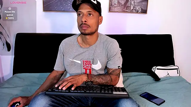 Sweet Alessandre online show from January 6, 2025, 7:24 pm