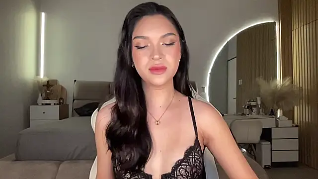 Snapshot of Rogueblaze chatting on October 3, 2025, 12:02 pm Rogueblaze online show from October 3, 2025, 12:02 pm