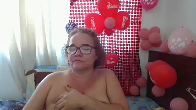 Snapshot of selenax2023 chatting on February 16, 2025, 1:38 pm selenax2023 online show from February 16, 2025, 1:38 pm