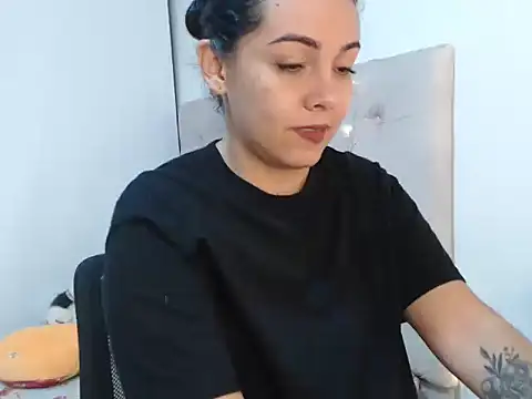 camii 7 online show from February 13, 2026, 3:13 am