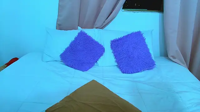 yulina xue online show from February 20, 2025, 5:44 am