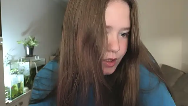 remirann  online show from April 19, 2026, 2:49 pm