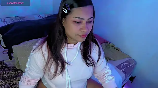 kiarybell   online show from October 24, 2025, 4:53 am