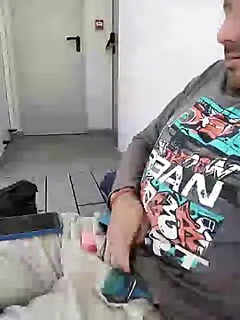 Snapshot of juandi21cm chatting on February 6, 2025, 1:21 pm juandi21cm online show from February 6, 2025, 1:21 pm