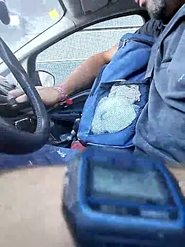 Snapshot of juandi21cm chatting on October 23, 2025, 2:05 pm juandi21cm online show from October 23, 2025, 2:05 pm