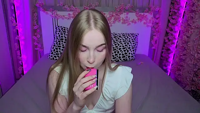 LilyStarlight online show from May 29, 2026, 3:26 am