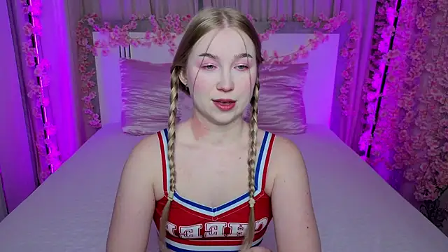 LilyStarlight online show from July 16, 2026, 3:34 am