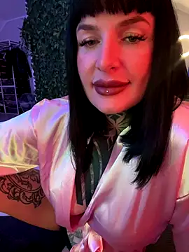 Snapshot of InkedBiitch chatting on December 4, 2024, 5:49 am InkedBiitch online show from December 4, 2024, 5:49 am