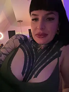 Snapshot of InkedBiitch chatting on February 12, 2025, 5:15 am InkedBiitch online show from February 12, 2025, 5:15 am