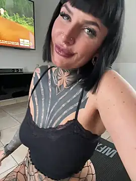 Snapshot of InkedBiitch chatting on March 11, 2025, 3:56 pm InkedBiitch online show from March 11, 2025, 3:56 pm