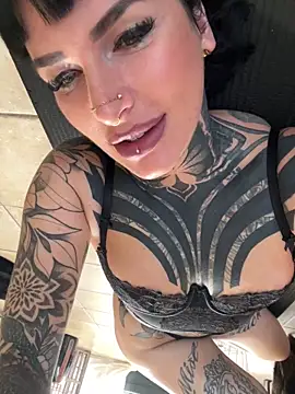 Snapshot of InkedBiitch chatting on March 12, 2025, 7:02 am InkedBiitch online show from March 12, 2025, 7:02 am
