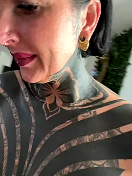 Snapshot of InkedBiitch chatting on September 12, 2025, 6:13 am InkedBiitch online show from September 12, 2025, 6:13 am