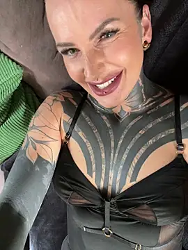 InkedBiitch online show from June 8, 2026, 2:28 pm
