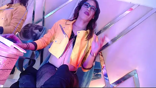 Snapshot of StefyFerrer chatting on October 22, 2025, 2:45 am StefyFerrer online show from October 22, 2025, 2:45 am