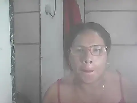 Snapshot of hotwet_mama4uxx chatting on January 2, 2025, 1:40 pm hotwet mama4uxx online show from January 2, 2025, 1:40 pm