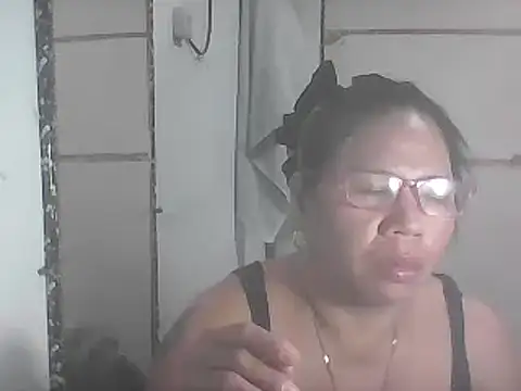 Snapshot of hotwet_mama4uxx chatting on January 14, 2025, 3:36 pm hotwet mama4uxx online show from January 14, 2025, 3:36 pm