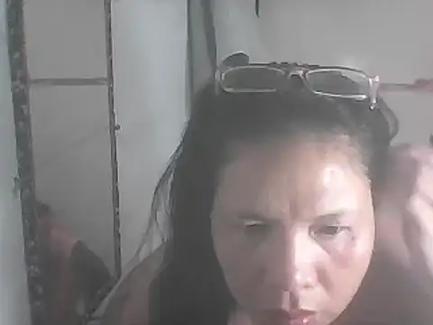 Snapshot of hotwet_mama4uxx chatting on March 5, 2025, 5:29 pm hotwet mama4uxx online show from March 5, 2025, 5:29 pm