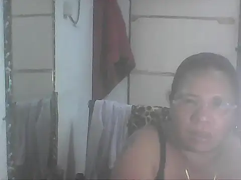 Snapshot of hotwet_mama4uxx chatting on October 20, 2025, 9:54 am hotwet mama4uxx online show from October 20, 2025, 9:54 am