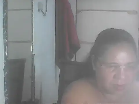 Snapshot of hotwet_mama4uxx chatting on November 13, 2025, 12:15 pm hotwet mama4uxx online show from November 13, 2025, 12:15 pm