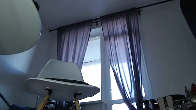 Snapshot of MadameKatrina chatting on October 8, 2025, 1:20 pm MadameKatrina online show from October 8, 2025, 1:20 pm