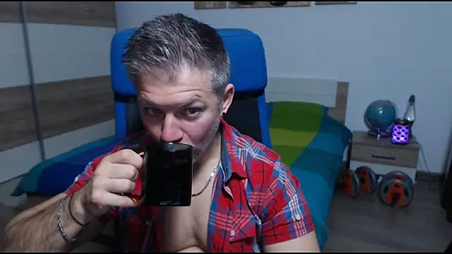 RobbyShawz online show from October 9, 2025, 4:32 am