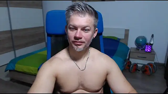 RobbyShawz online show from October 13, 2025, 4:01 am