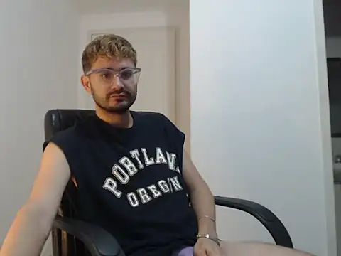 Snapshot of peterannaud chatting on January 8, 2025, 11:32 am peterannaud online show from January 8, 2025, 11:32 am