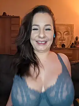 Snapshot of cristalines chatting on February 5, 2026, 7:07 pm cristalines online show from February 5, 2026, 7:07 pm