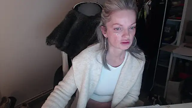 Snapshot of Sabdeluxe chatting on February 8, 2025, 7:04 am Sabdeluxe online show from February 8, 2025, 7:04 am