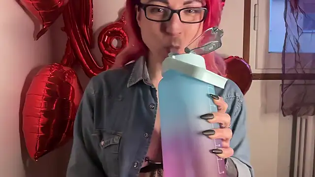 Nikky Divine online show from February 27, 2025, 5:04 pm