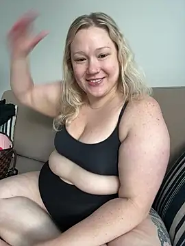 Snapshot of PiggyRose chatting on May 14, 2026, 6:37 pm PiggyRose online show from May 14, 2026, 6:37 pm