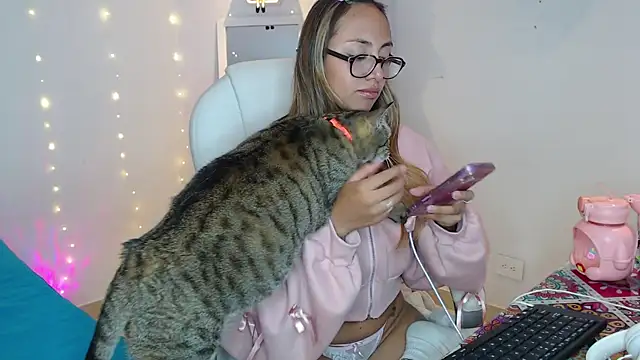 Snapshot of Gabi_morales chatting on November 12, 2025, 6:36 am Gabi morales online show from November 12, 2025, 6:36 am