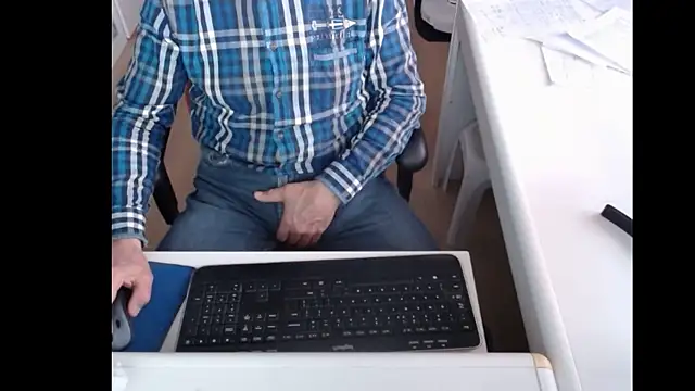 dutchpornking online show from February 7, 2025, 8:11 am