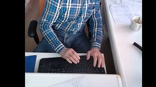 dutchpornking online show from February 8, 2025, 7:59 am