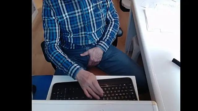 dutchpornking online show from February 8, 2025, 12:39 pm