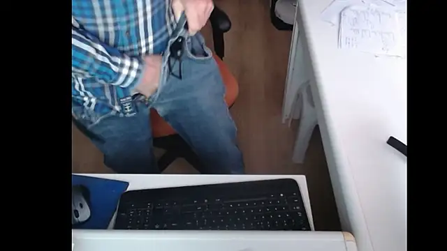 dutchpornking online show from February 9, 2025, 3:56 pm