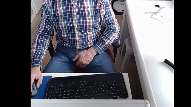 dutchpornking online show from March 15, 2025, 7:20 am